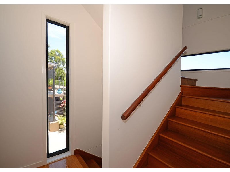 4 / 19 King St, Urangan QLD 4655