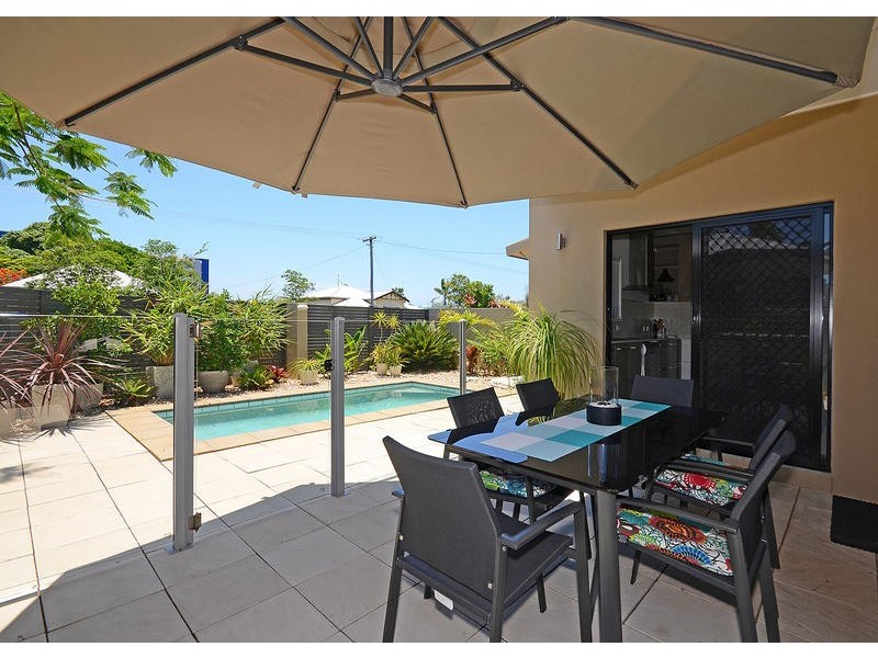 4 / 19 King St, Urangan QLD 4655