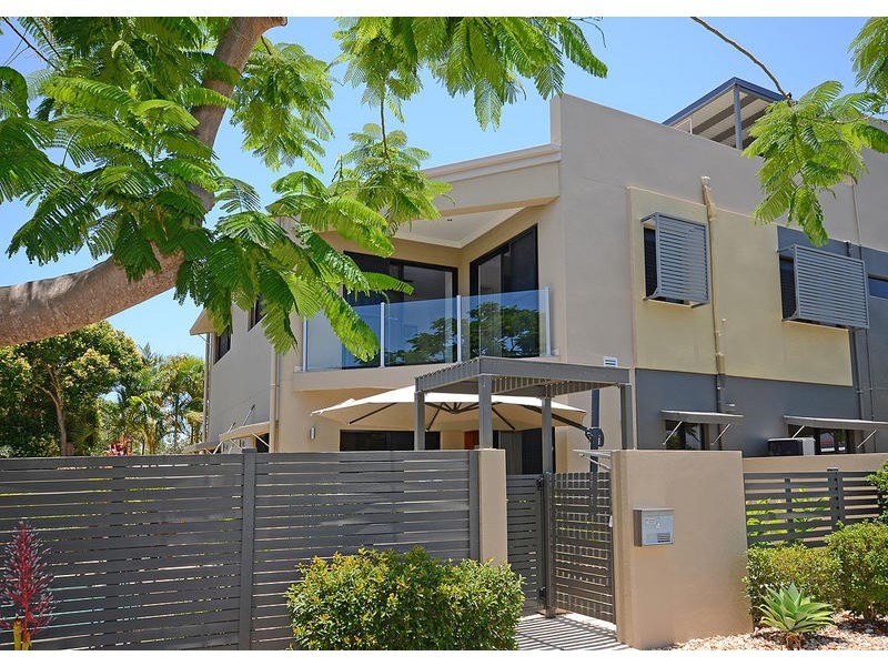 4 / 19 King St, Urangan QLD 4655