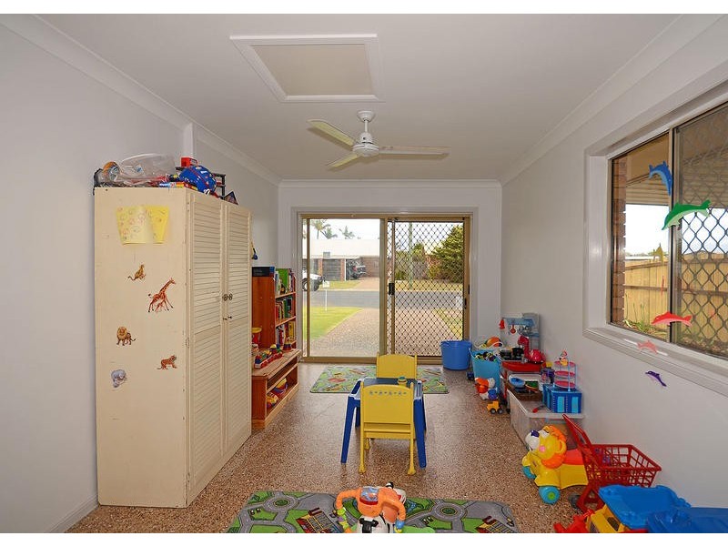 10 Granada Ct, Point Vernon QLD 4655