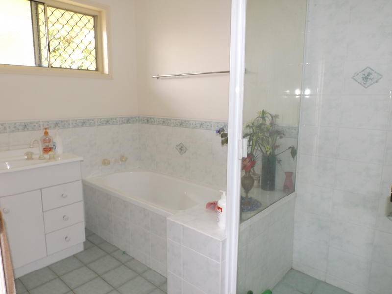 59 Aimee Dr, Urangan QLD 4655