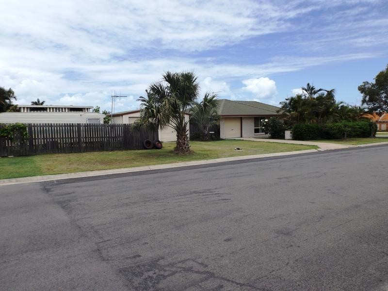 59 Aimee Dr, Urangan QLD 4655