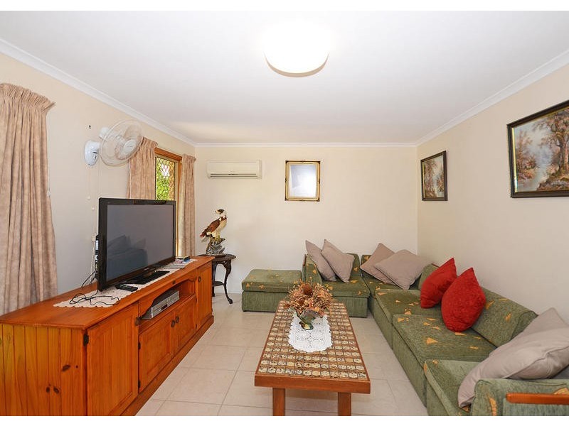 19 Drummond St, Urangan QLD 4655