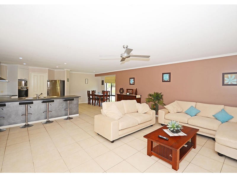 25 Oslove Dr, Booral QLD 4655