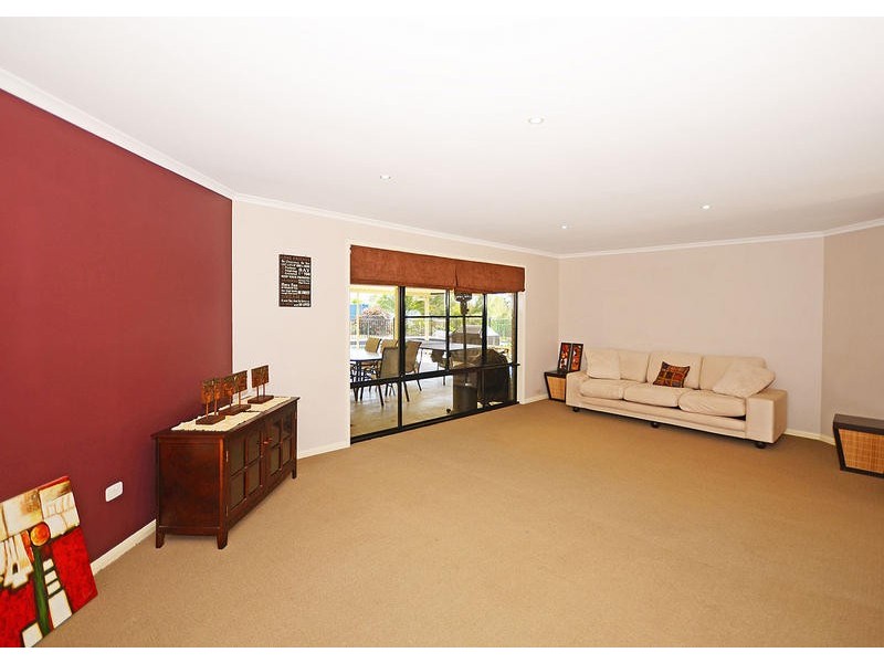 25 Oslove Dr, Booral QLD 4655