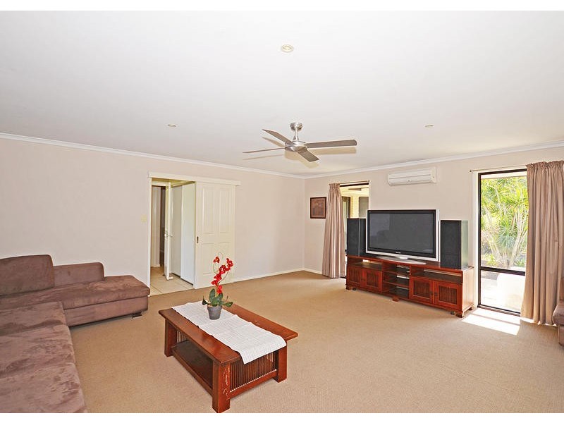 25 Oslove Dr, Booral QLD 4655