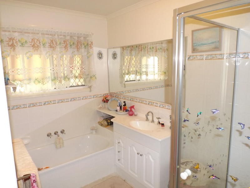 56 Caddy Ave, Urraween QLD 4655