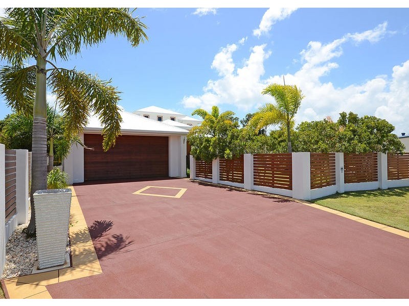 18 Harrison Cct, Urangan QLD 4655