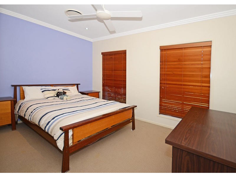 18 Harrison Cct, Urangan QLD 4655