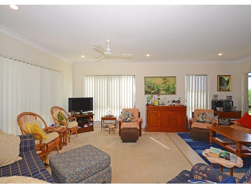 5 Bayridge Heights Dr, Nikenbah QLD 4655