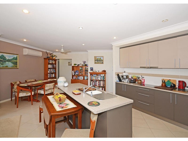 5 Bayridge Heights Dr, Nikenbah QLD 4655