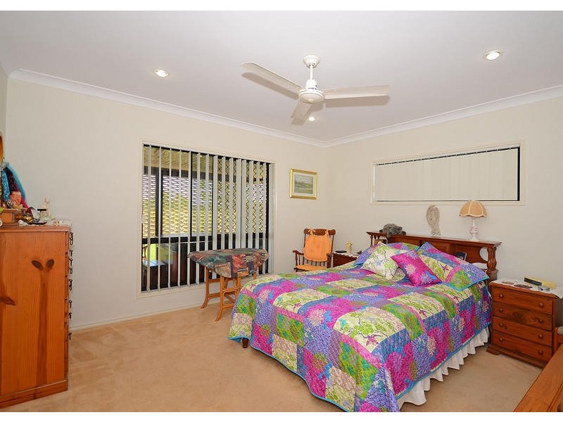 5 Bayridge Heights Dr, Nikenbah QLD 4655