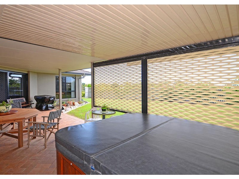 5 Bayridge Heights Dr, Nikenbah QLD 4655