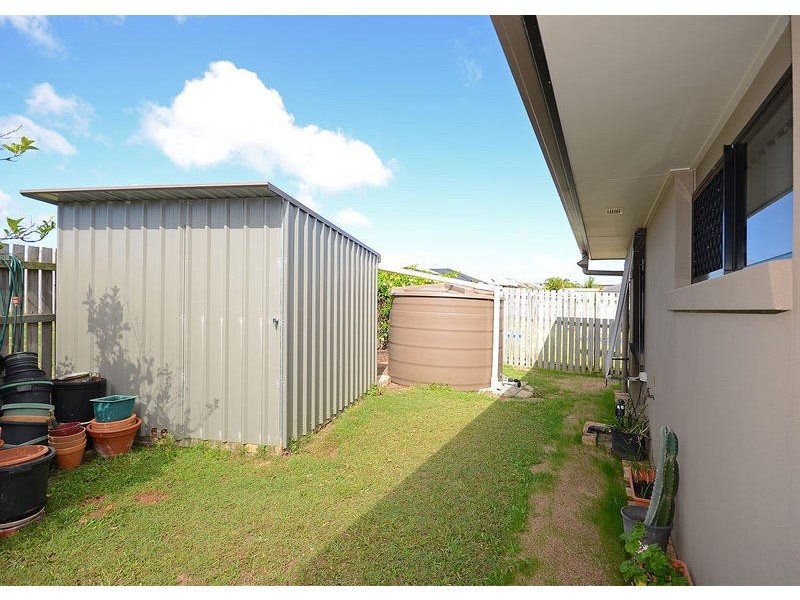 5 Bayridge Heights Dr, Nikenbah QLD 4655