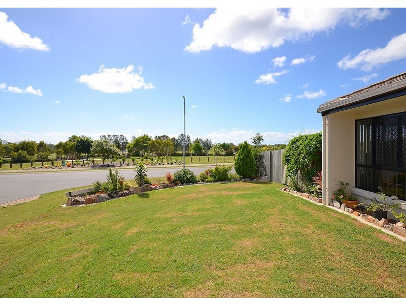 5 Bayridge Heights Dr, Nikenbah QLD 4655