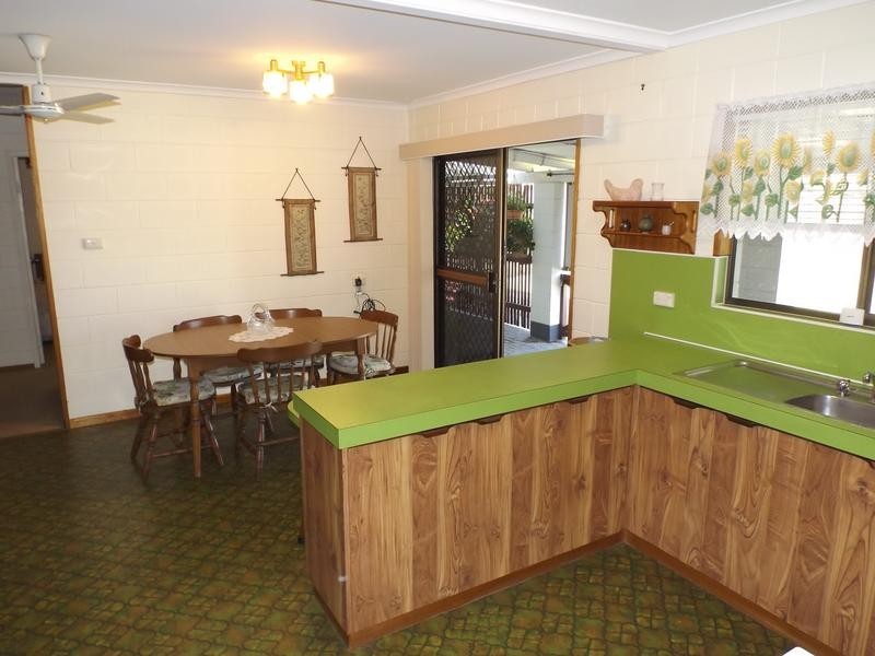 21 Cooloola Cres, Urangan QLD 4655