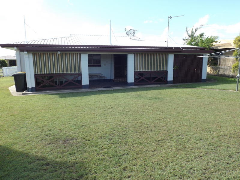 21 Cooloola Cres, Urangan QLD 4655
