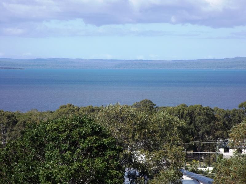18 Curlew Tce, River Heads QLD 4655