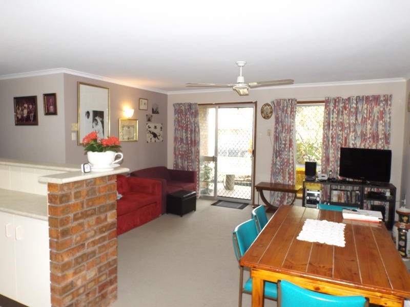 6 Minguin St, Scarness QLD 4655