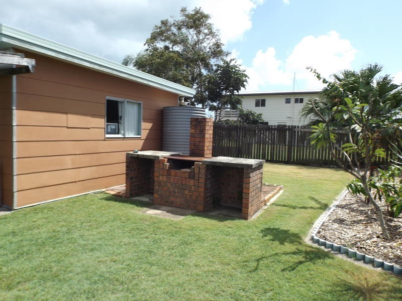 6 Minguin St, Scarness QLD 4655