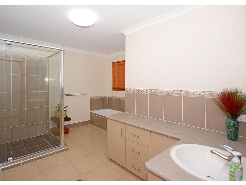 7 Carolyn St, Dundowran Beach QLD 4655