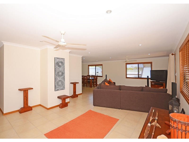 7 Carolyn St, Dundowran Beach QLD 4655