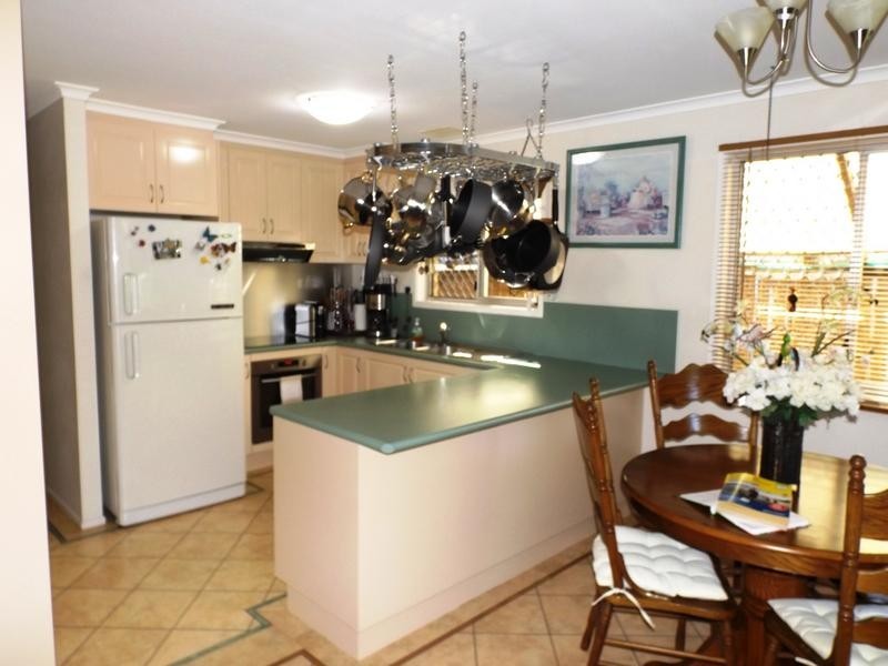 12 Hayworth St, Point Vernon QLD 4655