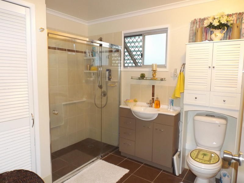 12 Hayworth St, Point Vernon QLD 4655