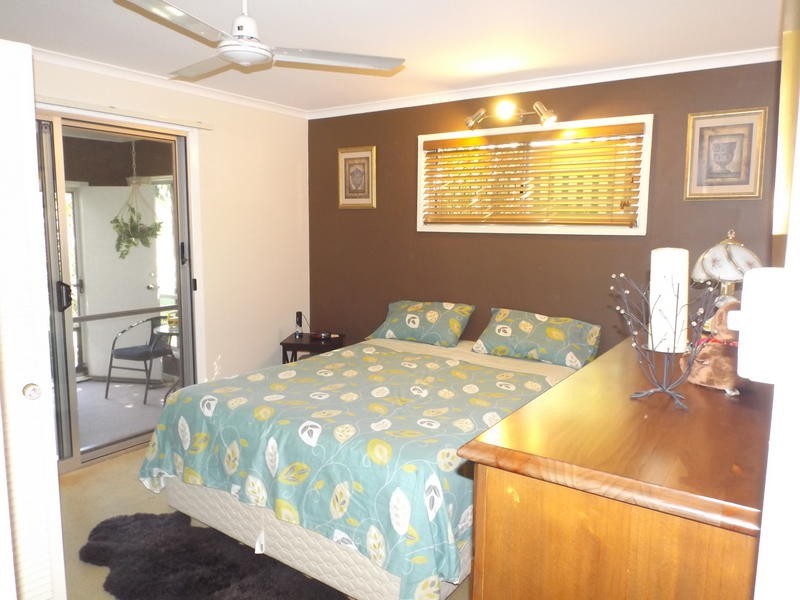 12 Hayworth St, Point Vernon QLD 4655