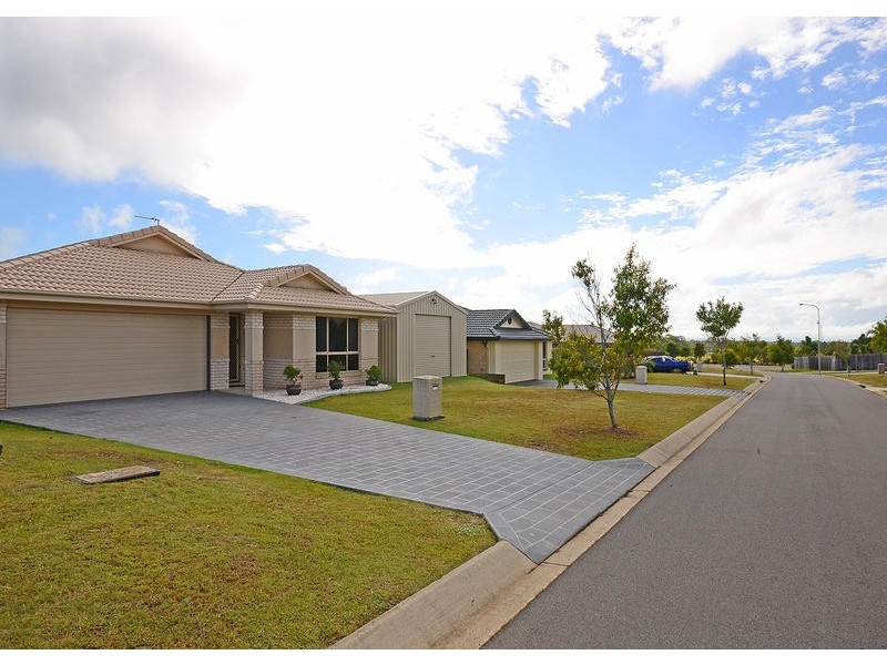 7 Teresa St, Nikenbah QLD 4655