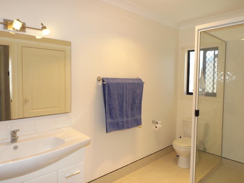 6 Mac Stocks Dr, Dundowran Beach QLD 4655