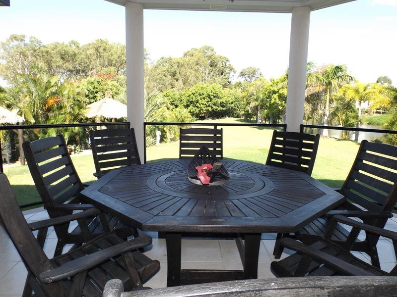 6 Mac Stocks Dr, Dundowran Beach QLD 4655
