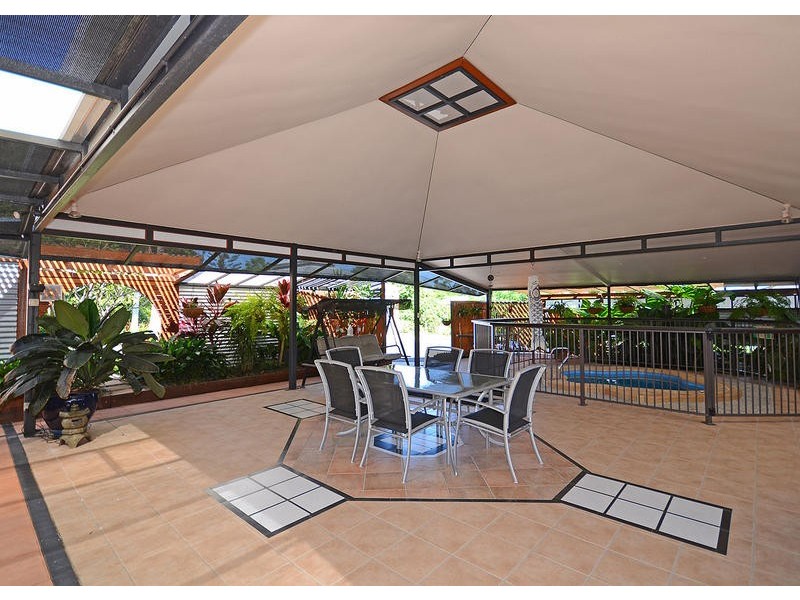 180 Christensen St, Urraween QLD 4655