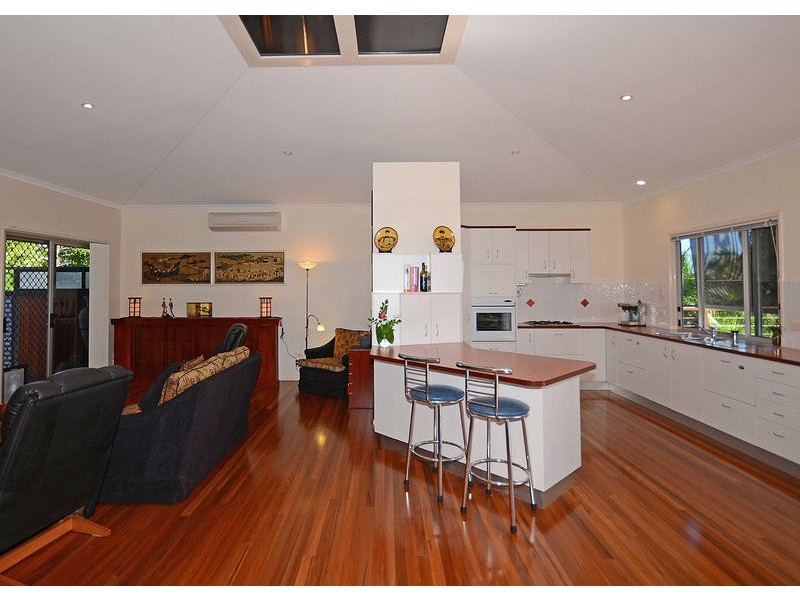 180 Christensen St, Urraween QLD 4655