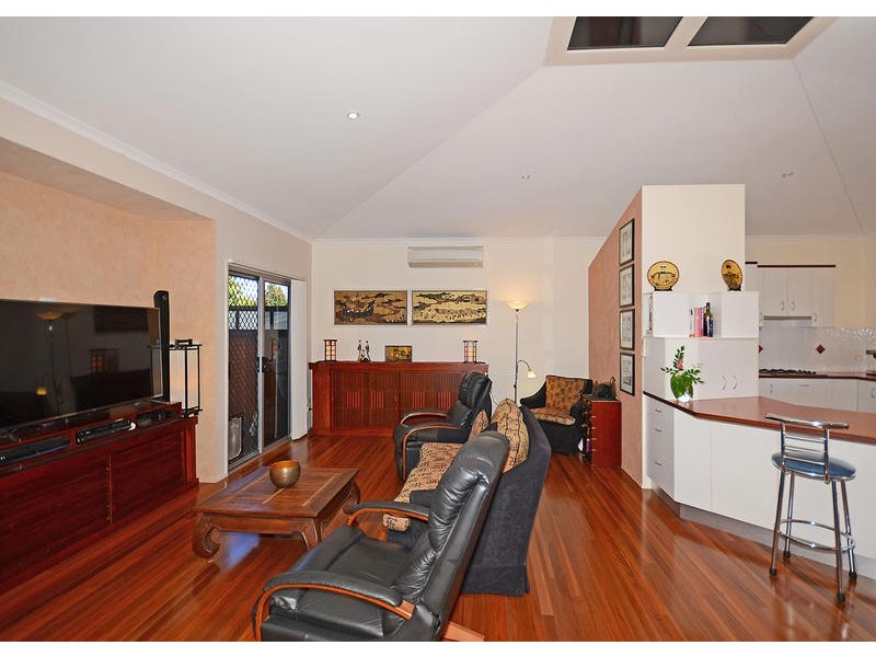 180 Christensen St, Urraween QLD 4655