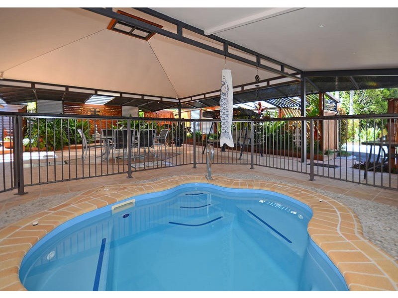 180 Christensen St, Urraween QLD 4655