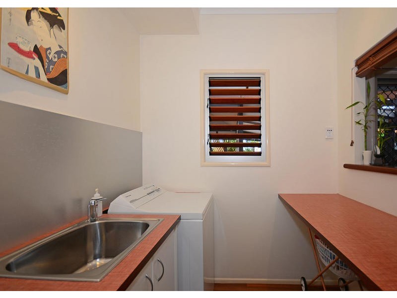 180 Christensen St, Urraween QLD 4655