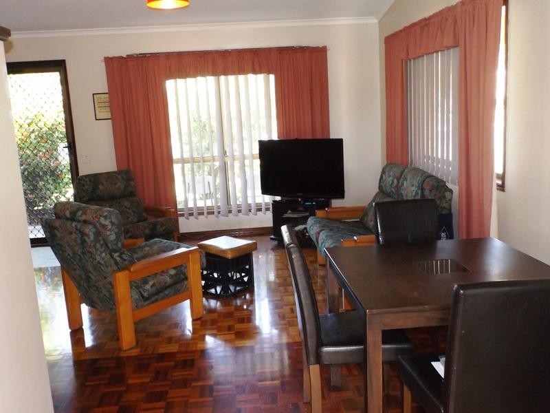 16 Vanda St, Urangan QLD 4655