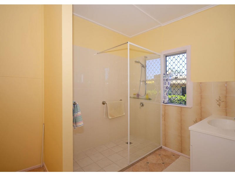 18 Shoreham St, Pialba QLD 4655