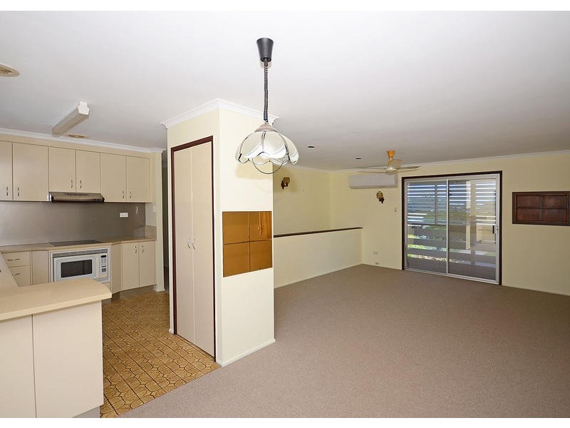 9 Hayworth St, Point Vernon QLD 4655