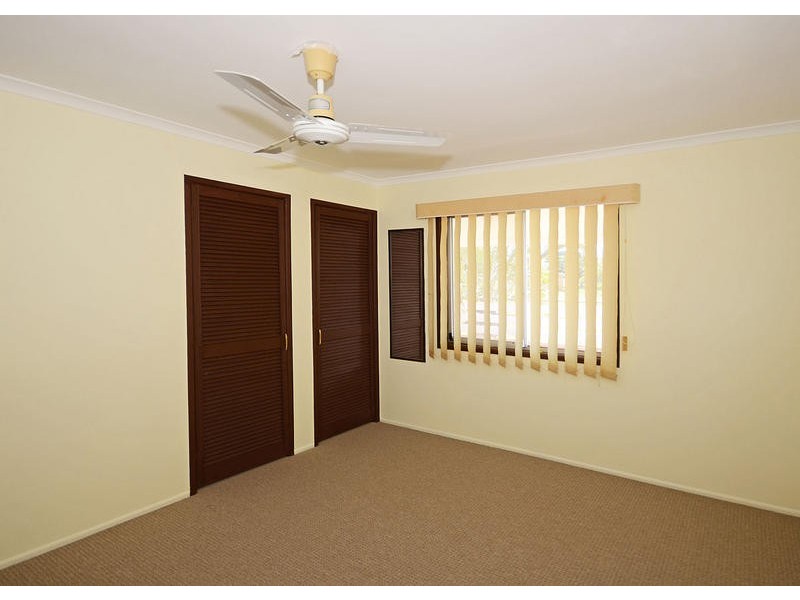 9 Hayworth St, Point Vernon QLD 4655