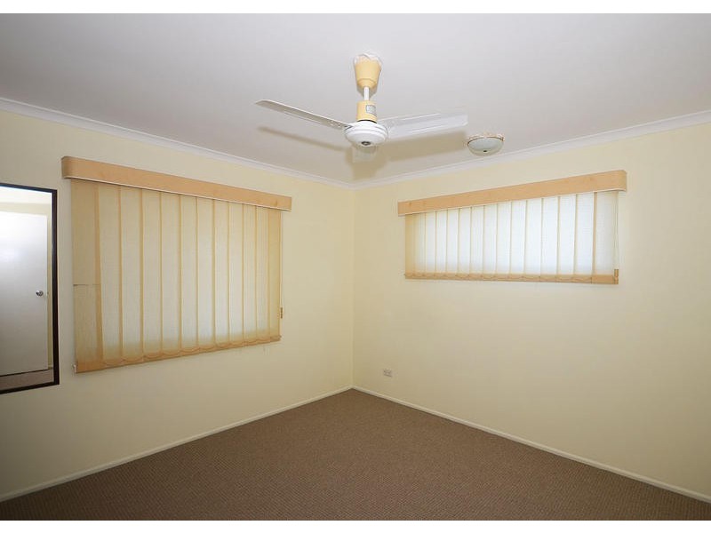 9 Hayworth St, Point Vernon QLD 4655