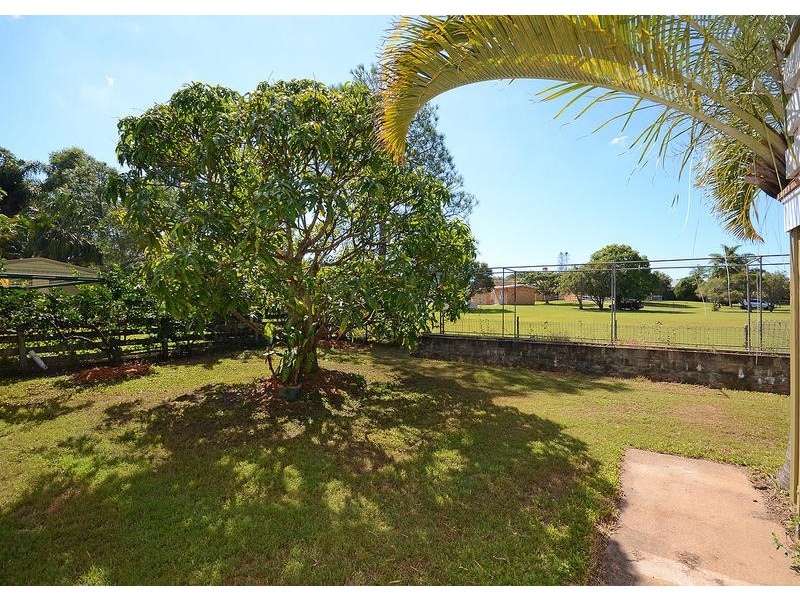 9 Hayworth St, Point Vernon QLD 4655
