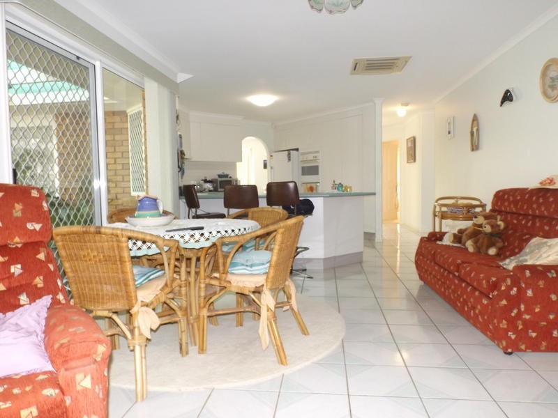 24 Rocky Crt, Kawungan QLD 4655