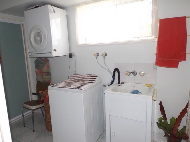 24 Rocky Crt, Kawungan QLD 4655