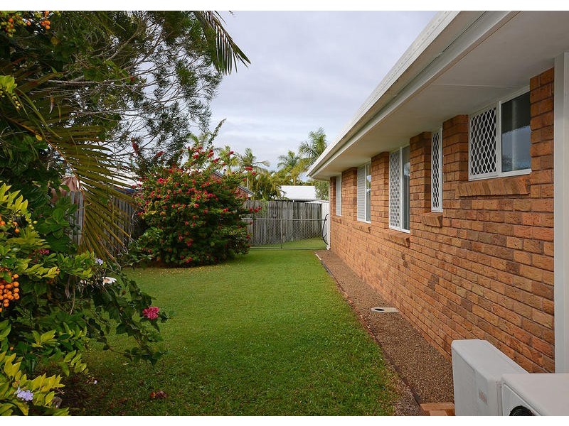 24 Rocky Crt, Kawungan QLD 4655