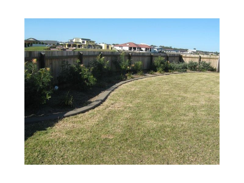 14 Bounty Circuit, Eli Waters QLD 4655