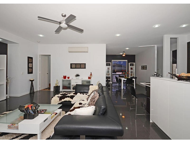 8 Pohlman Court, Scarness QLD 4655