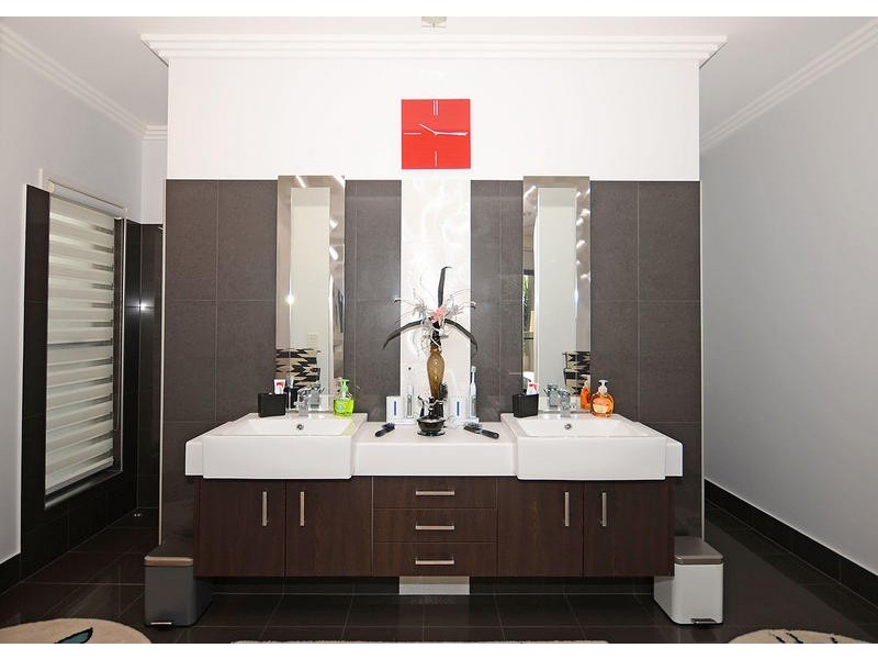 8 Pohlman Court, Scarness QLD 4655