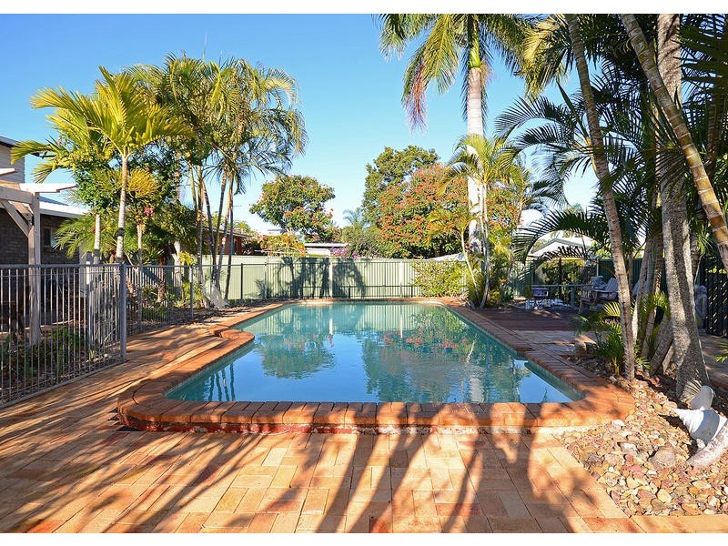 51 Hansen Street, Urangan QLD 4655